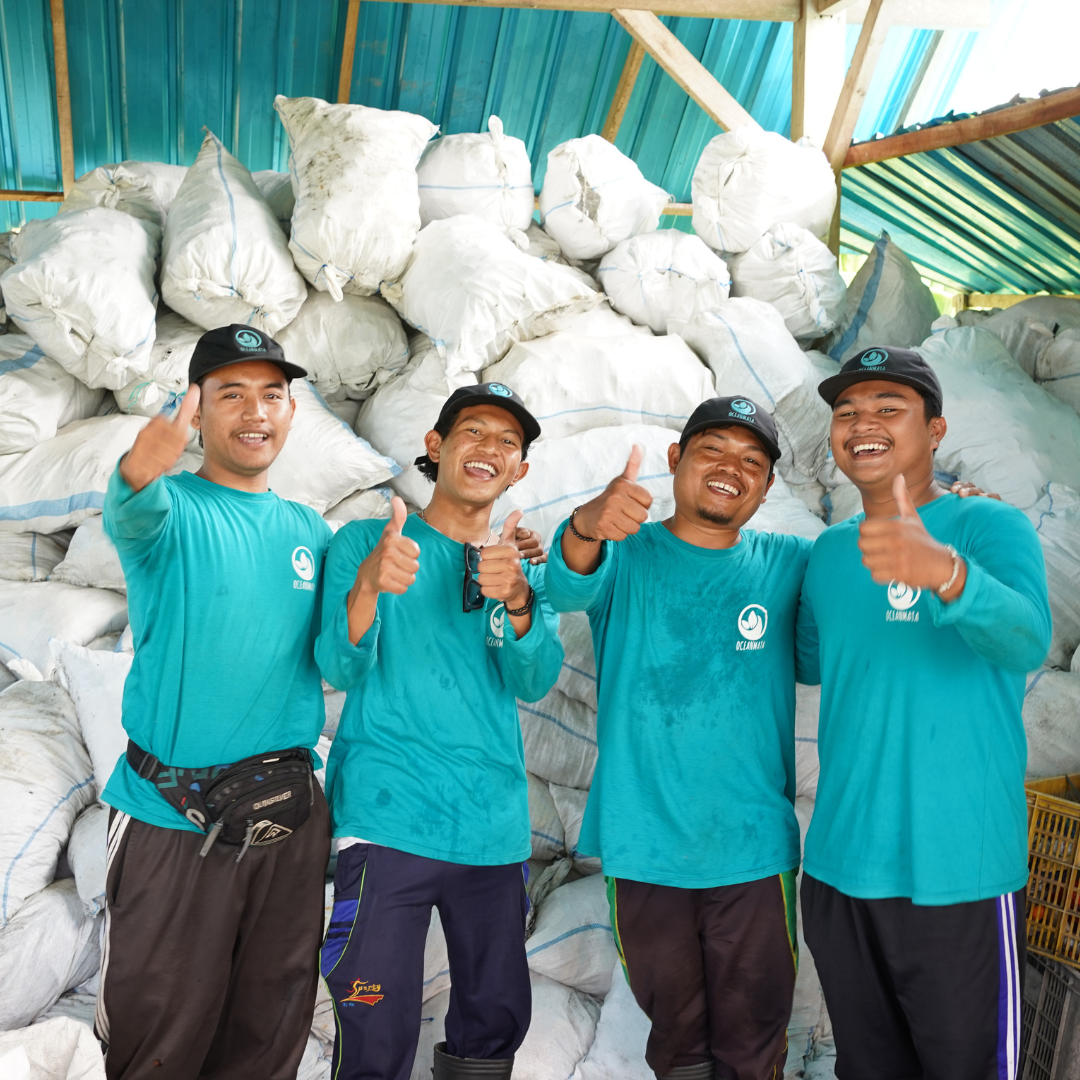 iPhone 11 pro max Hülle - durchsichtig ozeanblau - nachhaltig – Ansicht 3