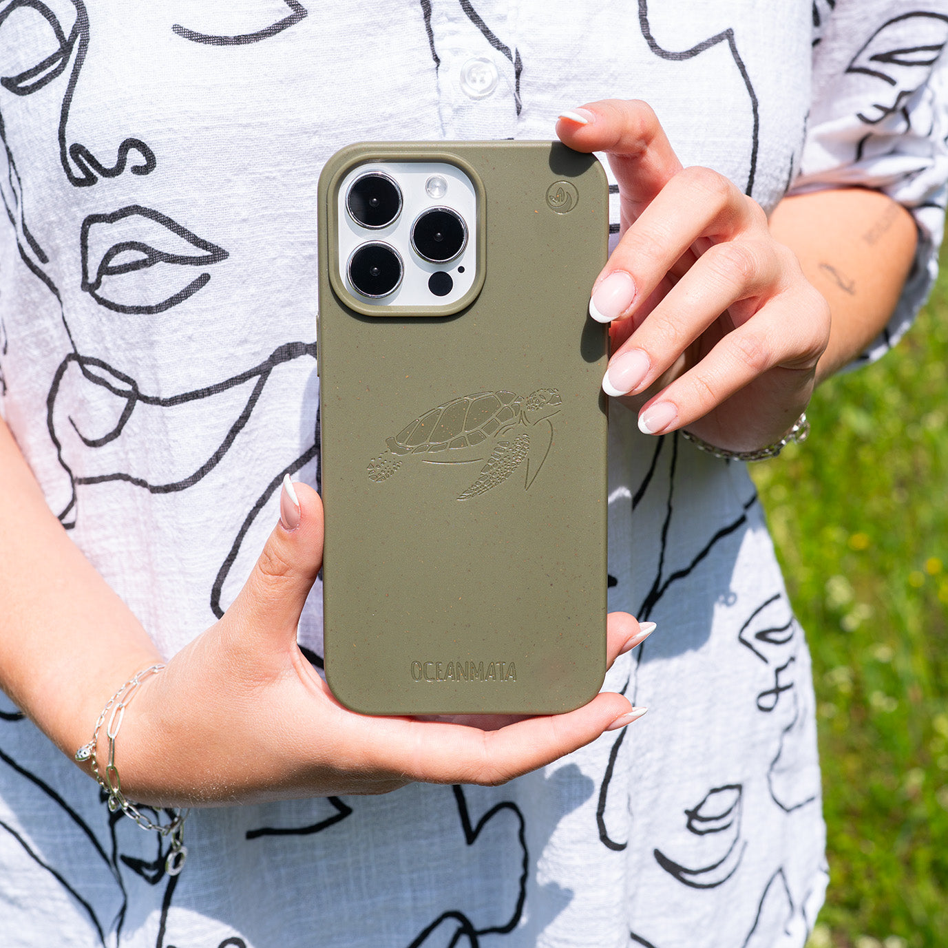 iPhone 11 pro max Hülle - grün - "TURTLE" - nachhaltig – Ansicht 5