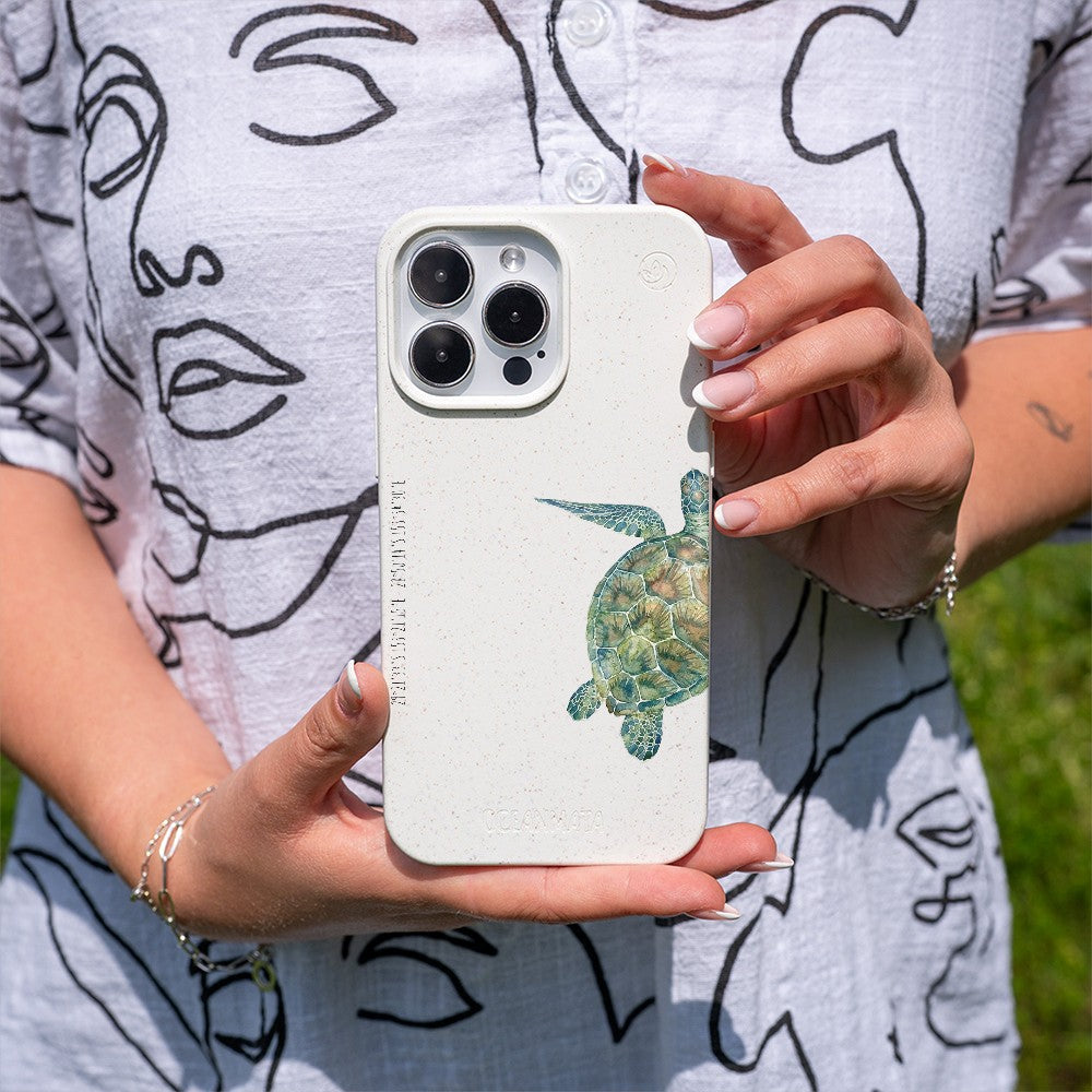 Biologisch abbaubare Handyhülle iPhone 16e Gordo — kompostierbar — in der Hand