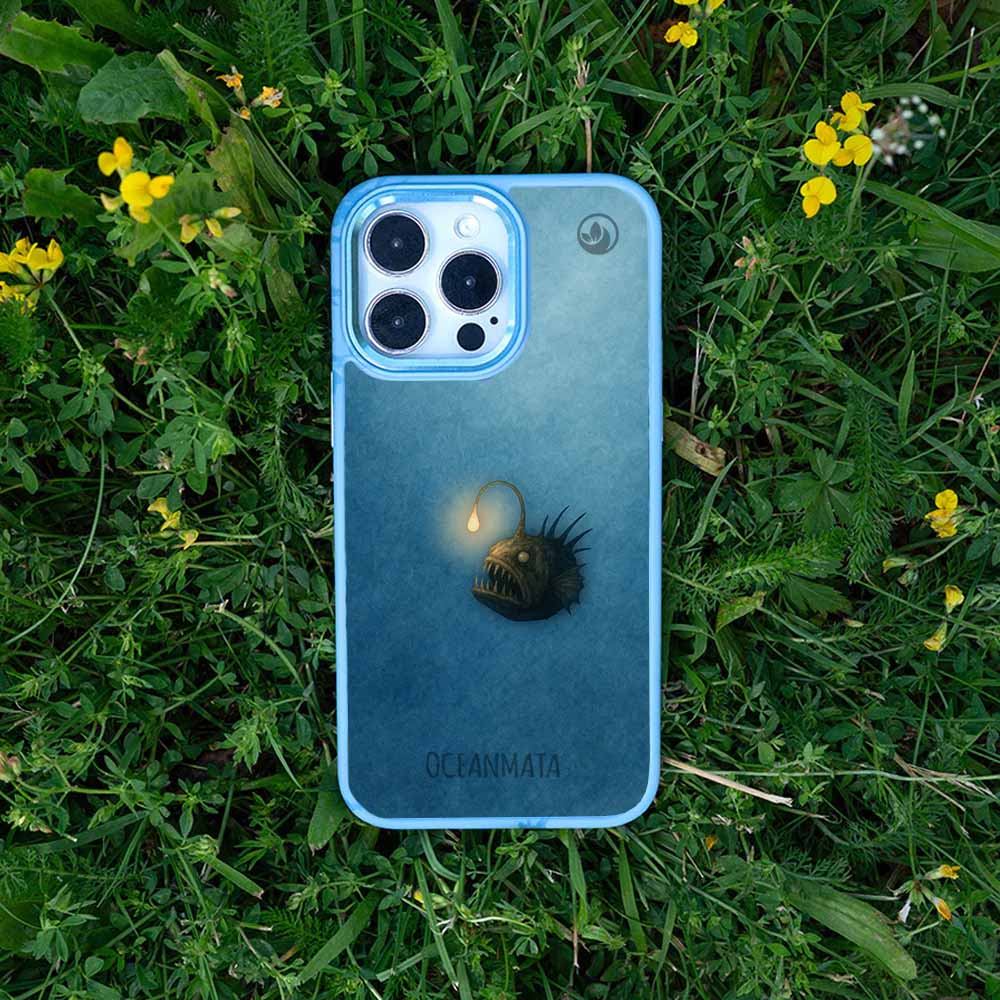 iPhone 14 Hülle - Anglerfisch blau - "Sour" - nachhaltig