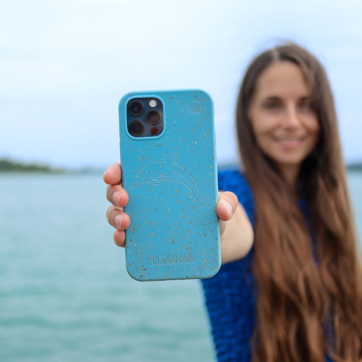 iPhone SE/7/8 Hülle - blau - "DOLPHIN" - nachhaltig – Ansicht 6