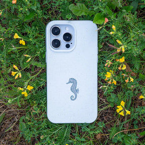 iPhone 17 pro Hülle - Seepferdchen weiß - "SeahorseTale" - nachhaltig
