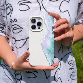 Biologisch abbaubare Handyhülle Google Pixel 9 / 9 Pro Bluehour — kompostierbar — in der Hand