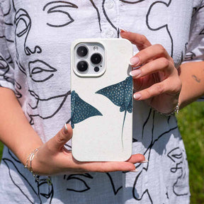 iPhone 16 Hülle - Ray weiß - "RayDance" - nachhaltig