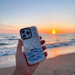 Nachhaltige Handyhülle Samsung S25 Ultra Towardsthehorizon aus Ocean Plastic — in der Hand